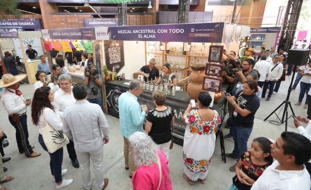 Best Oaxaca gastronomic festivals in 2026: where to enjoy mezcal, mole, and local traditions